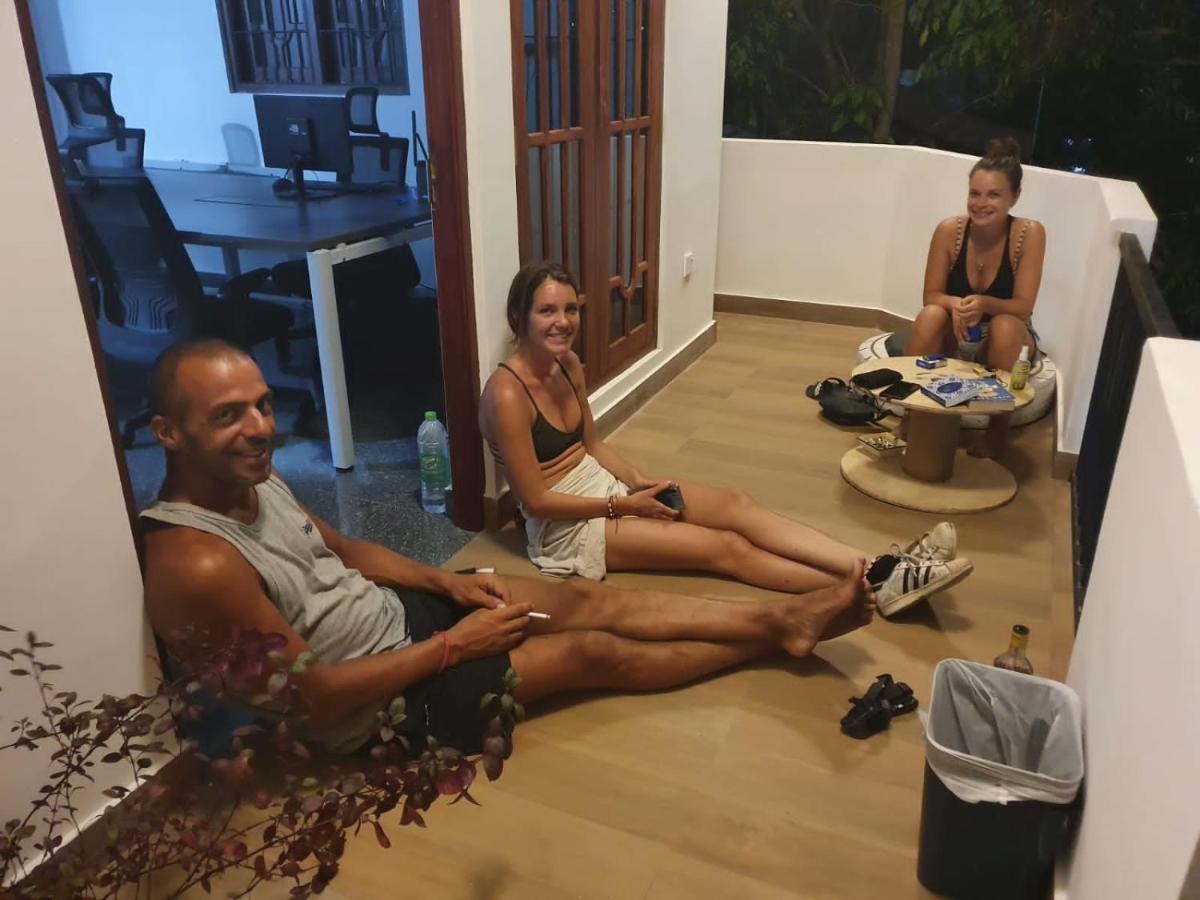 Airport Layover B&B Katunayaka Bagian luar foto