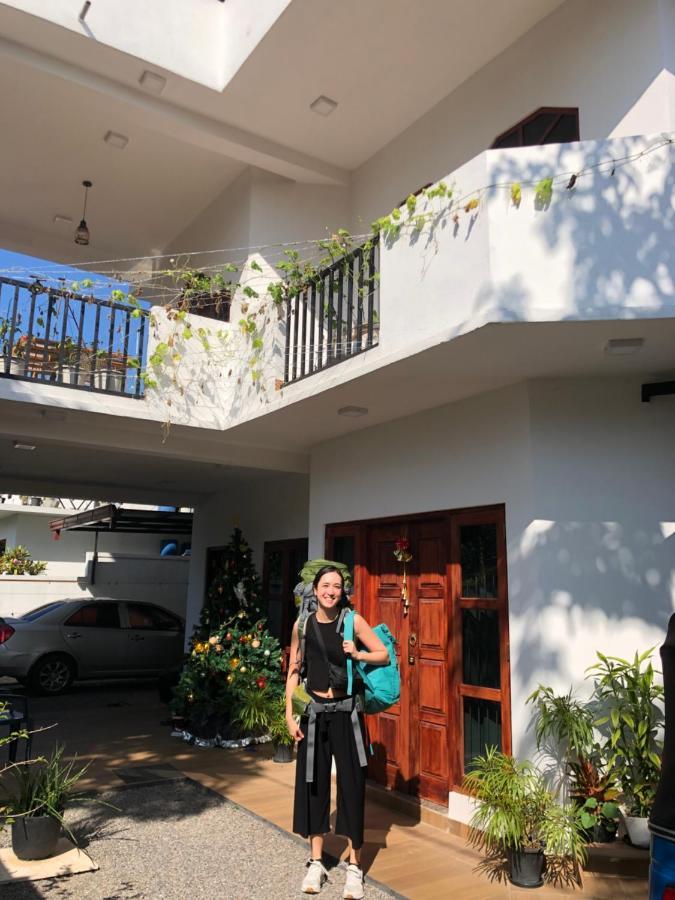 Airport Layover B&B Katunayaka Bagian luar foto
