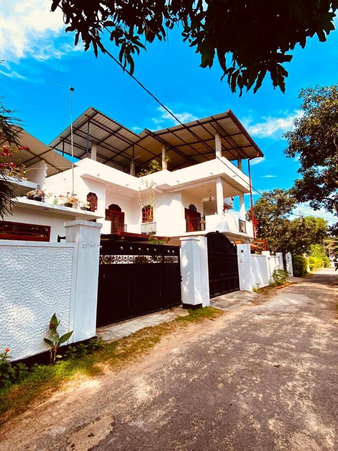 Airport Layover B&B Katunayaka Bagian luar foto